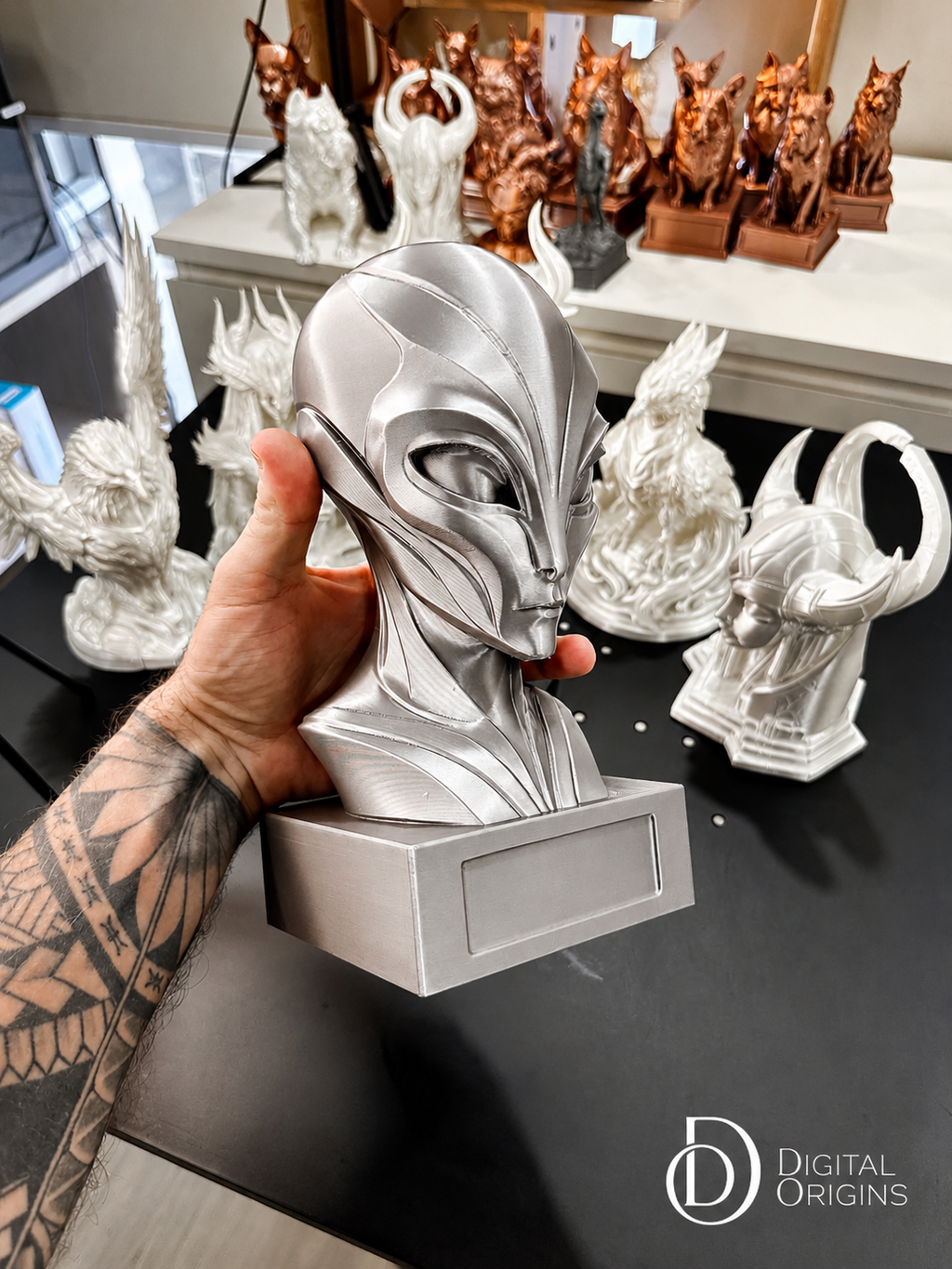 Aetherian Alien Bust Statue, Sci Fi Sculpture, Extraterrestrial Art, Futuristic Room Decor