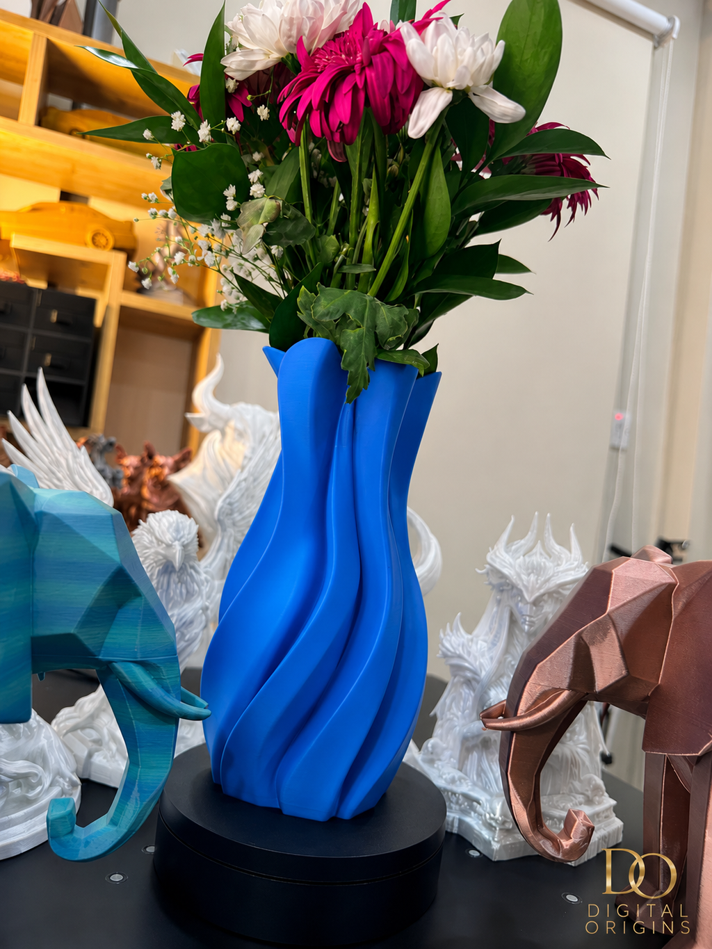 Sculpted Flow Vase – Modern Twisted Decorative Flower Vase