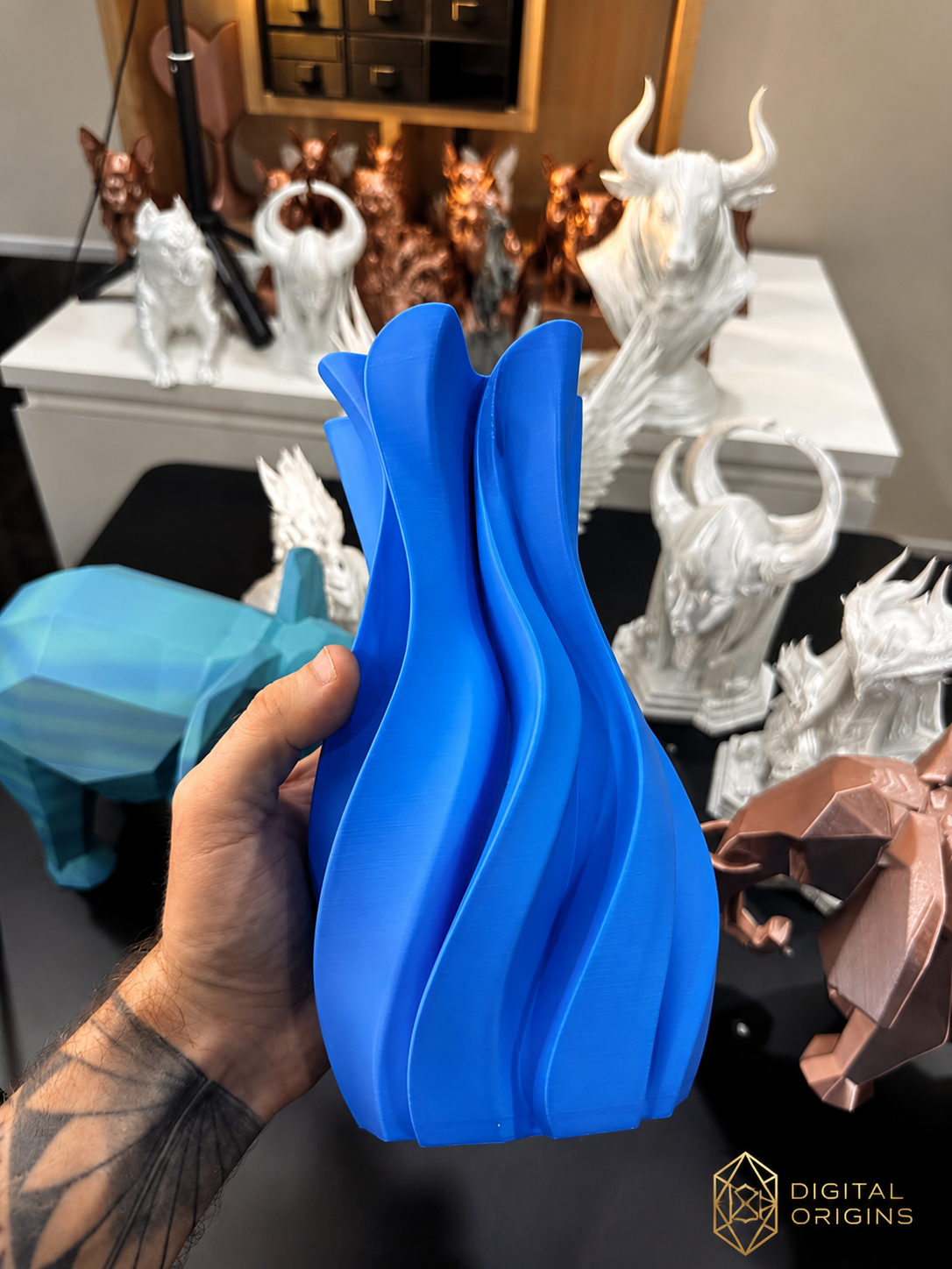 Sculpted Flow Vase – Modern Twisted Decorative Flower Vase