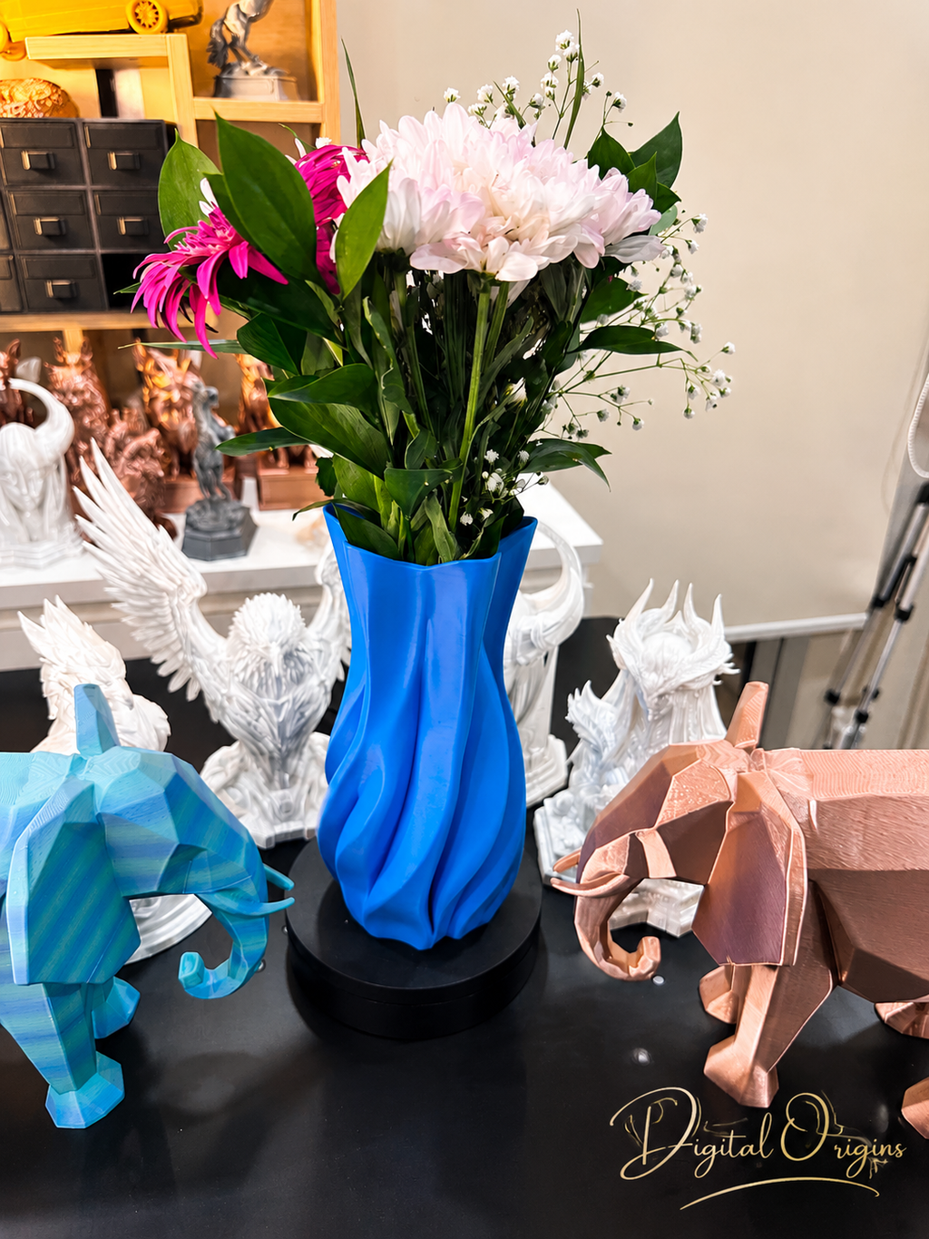 Sculpted Flow Vase – Modern Twisted Decorative Flower Vase