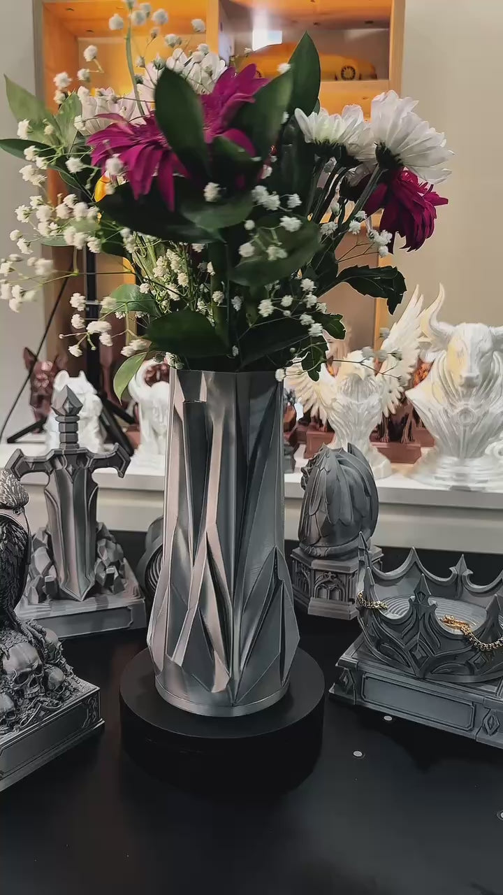 Silver Spire Vase – Modern Geometric Flower Vase, Sculptural Home Decor