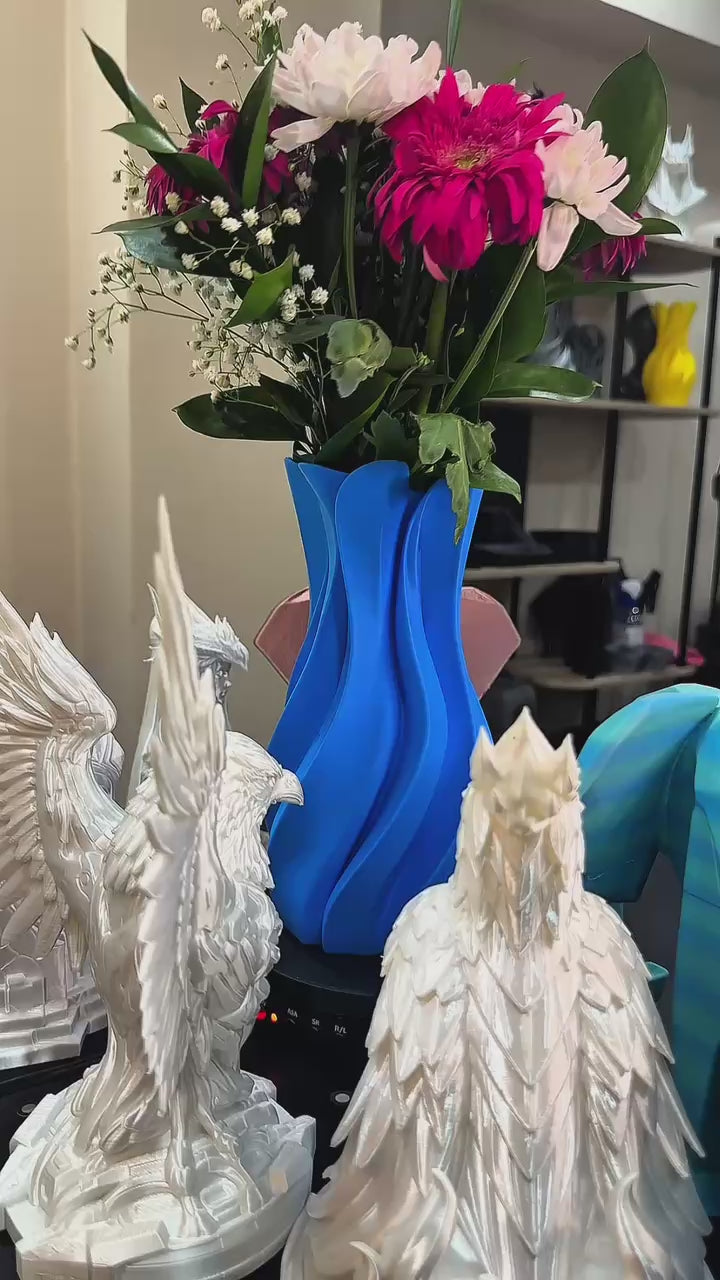 Sculpted Flow Vase – Modern Twisted Decorative Flower Vase